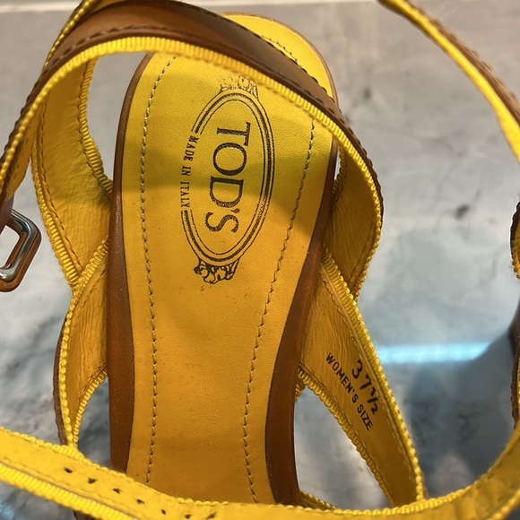 Authentic leather Tod’s wedges in Tan and Yellow - Picture 2 of 5